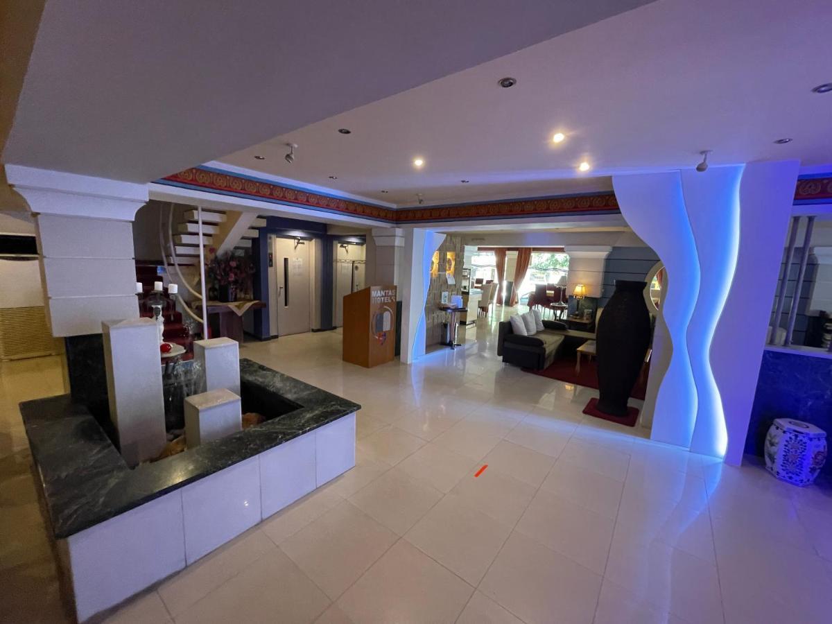 Mantas Hotel Loutraki  Exterior photo